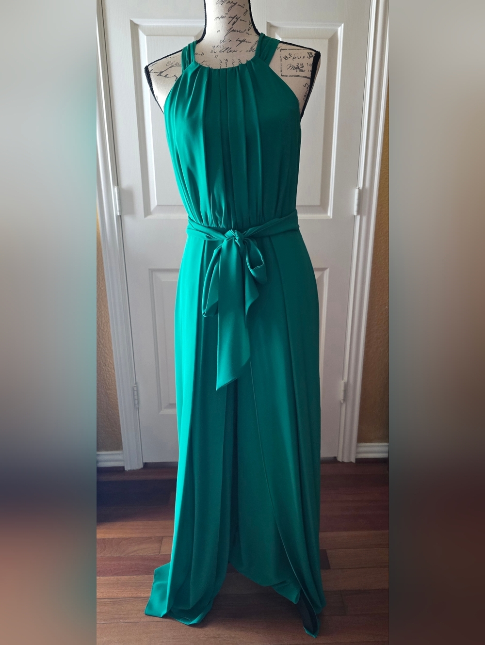 Vince Camuto Elegant Emerald Green Jumpsuit with Waist Tie Size 4